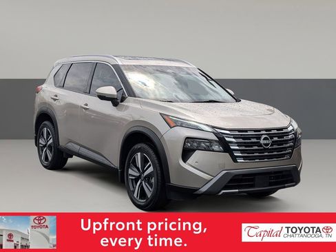 Used 2024 Nissan Rogue SL w/ SL Premium Package FWD image 2