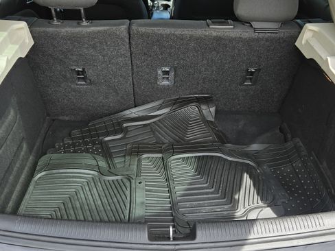 Used 2018 Chevrolet Cruze LT image 19