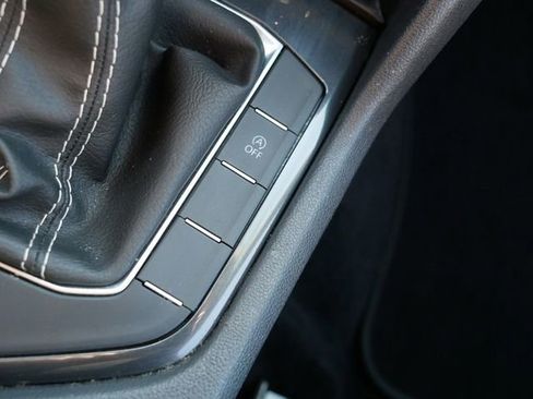 Certified 2023 Volkswagen Tiguan SE AWD/4WD image 35
