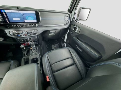 Used 2024 Jeep Wrangler Unlimited Rubicon 4xe w/ Technology Group AWD/4WD image 15
