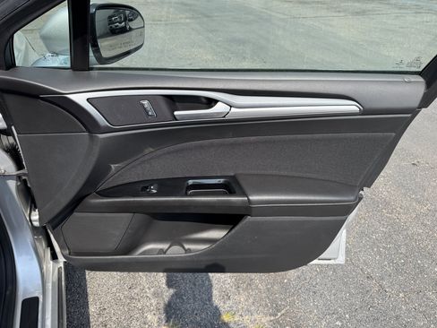 Used 2015 Ford Fusion SE FWD image 27