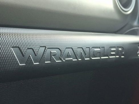 Used 2021 Jeep Wrangler Unlimited Sport image 29