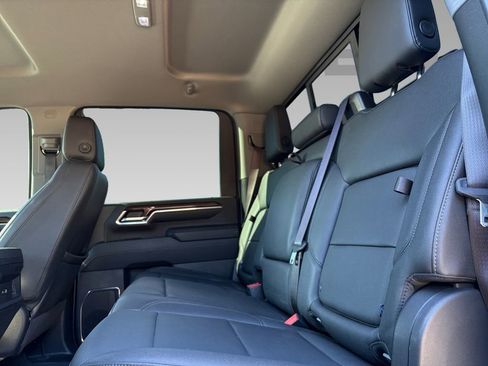 Used 2024 Chevrolet Silverado 2500 LT w/ Z71 Sport Edition image 4