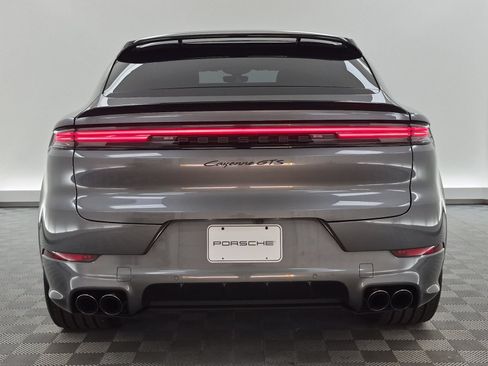 Used 2025 Porsche Cayenne GTS AWD/4WD image 11