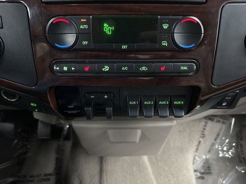 Used 2008 Ford F550 4x4 Crew Cab Super Duty image 26