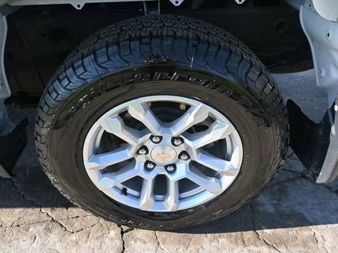 Used 2023 Chevrolet Silverado 1500 LT image 13