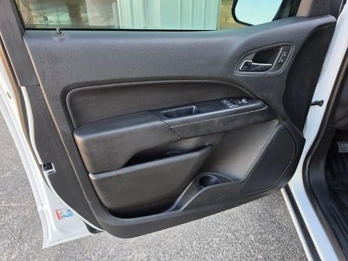 Used 2022 Chevrolet Colorado LT w/ Fleet Safety Package RWD image 16