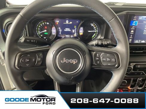 Used 2024 Jeep Wrangler Unlimited Rubicon 4xe AWD/4WD image 14