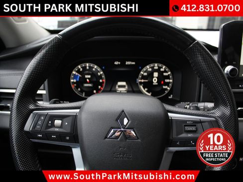 Used 2022 Mitsubishi Outlander SE image 22