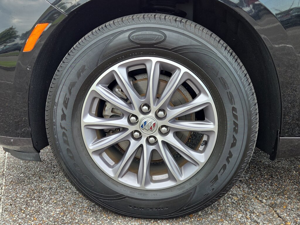 Used 2023 Buick Enclave Essence AWD/4WD image 9
