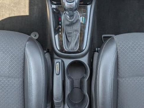 Used 2022 Buick Encore Preferred image 16