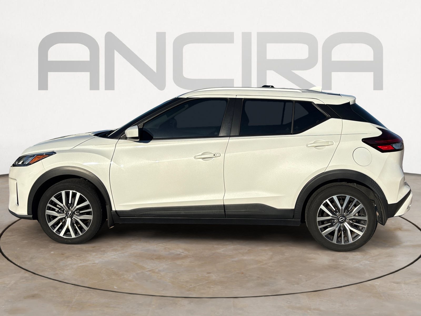 Used 2023 Nissan Kicks SV FWD image 7