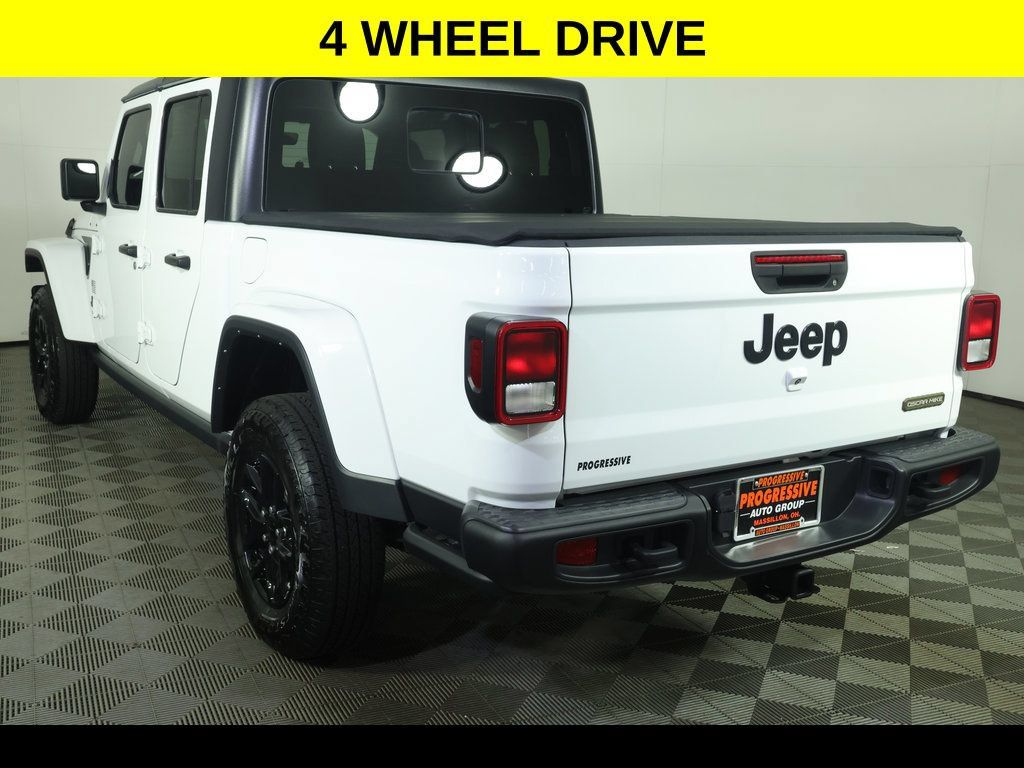Used 2023 Jeep Gladiator Sport AWD/4WD image 4