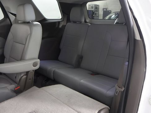 Used 2020 Chevrolet Traverse LT w/ Driver Confidence II Package AWD/4WD image 35