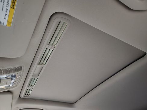 Used 2022 Mercedes-Benz GLE 350 4MATIC image 45