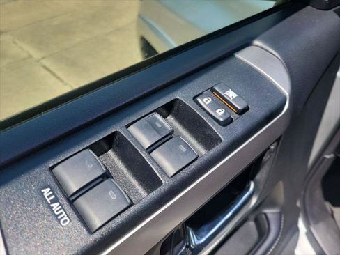 Certified 2022 Toyota 4Runner SR5 AWD/4WD image 12