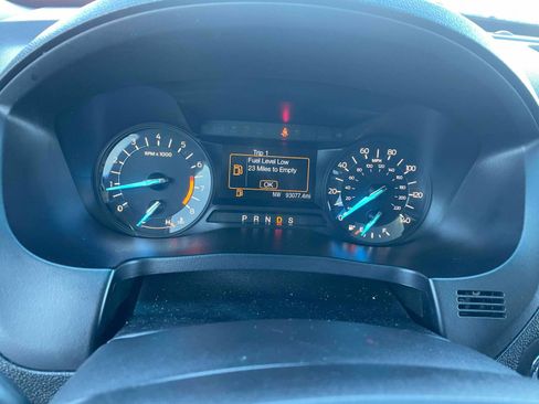 Used 2017 Ford Explorer XLT image 10