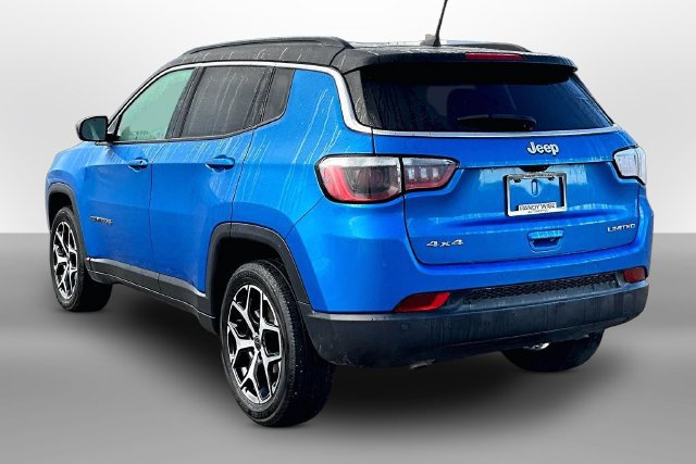 Used 2025 Jeep Compass Limited AWD/4WD image 12