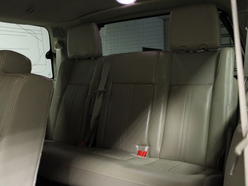 Used 2015 Lincoln Navigator Base image 14