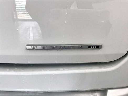 Used 2024 Jeep Wagoneer L Series III w/ Flexible Seating Group AWD/4WD image 30