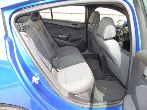 Used 2017 Chevrolet Cruze LT w/ Convenience Package FWD image 31