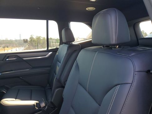 New 2025 GMC Acadia Elevation w/ Elevation Premium Package image 10