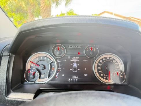 Used 2018 RAM 1500 Laramie w/ Convenience Group AWD/4WD image 45