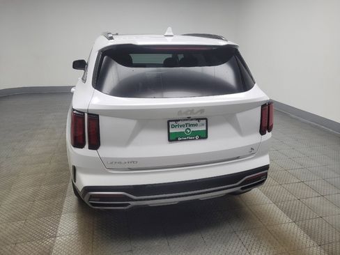 Used 2023 Kia Sorento EX w/ Panoramic Sunroof Package FWD image 6