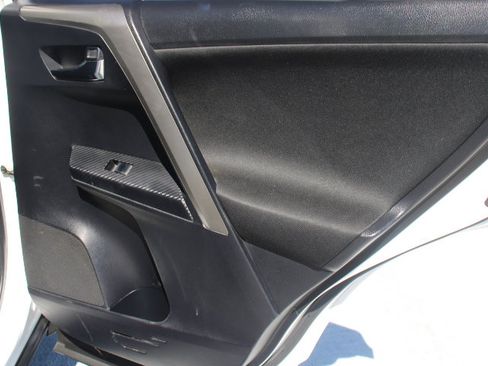 Used 2014 Toyota RAV4 XLE FWD image 15