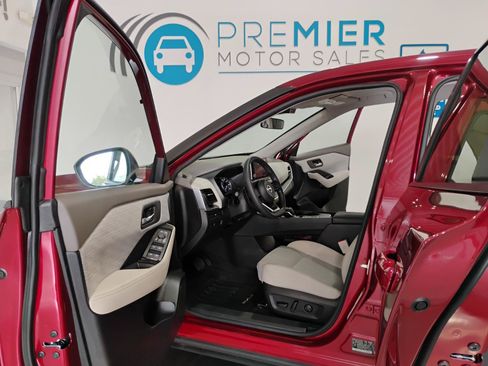 Used 2023 Nissan Rogue SV FWD image 36