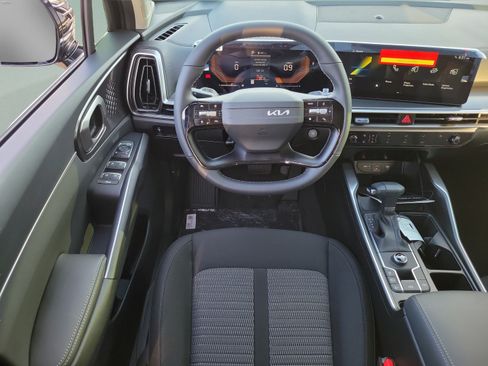 New 2026 Kia Sorento LX FWD image 8