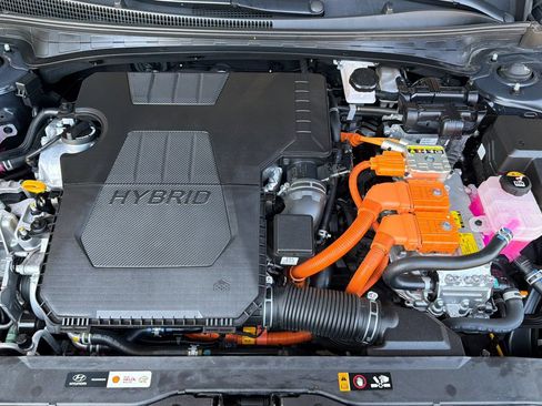 Used 2024 Hyundai Elantra Limited FWD image 23