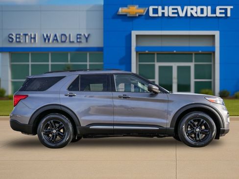 Used 2024 Ford Explorer XLT w/ Equipment Group 202A RWD image 62