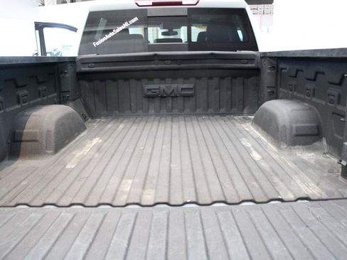 Used 2020 GMC Sierra 1500 Elevation w/ Elevation Value Package AWD/4WD image 14