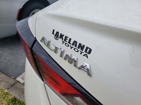 Used 2021 Nissan Altima 2.5 SR w/ SR Premium Package FWD image 11