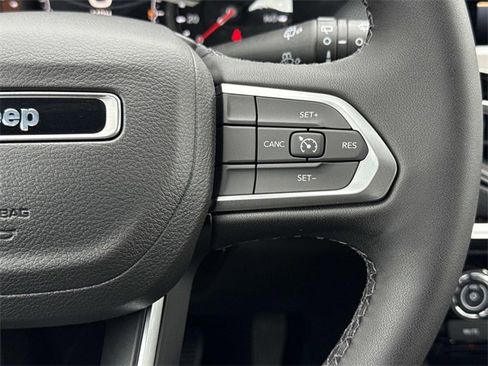 New 2026 Jeep Compass Latitude image 7