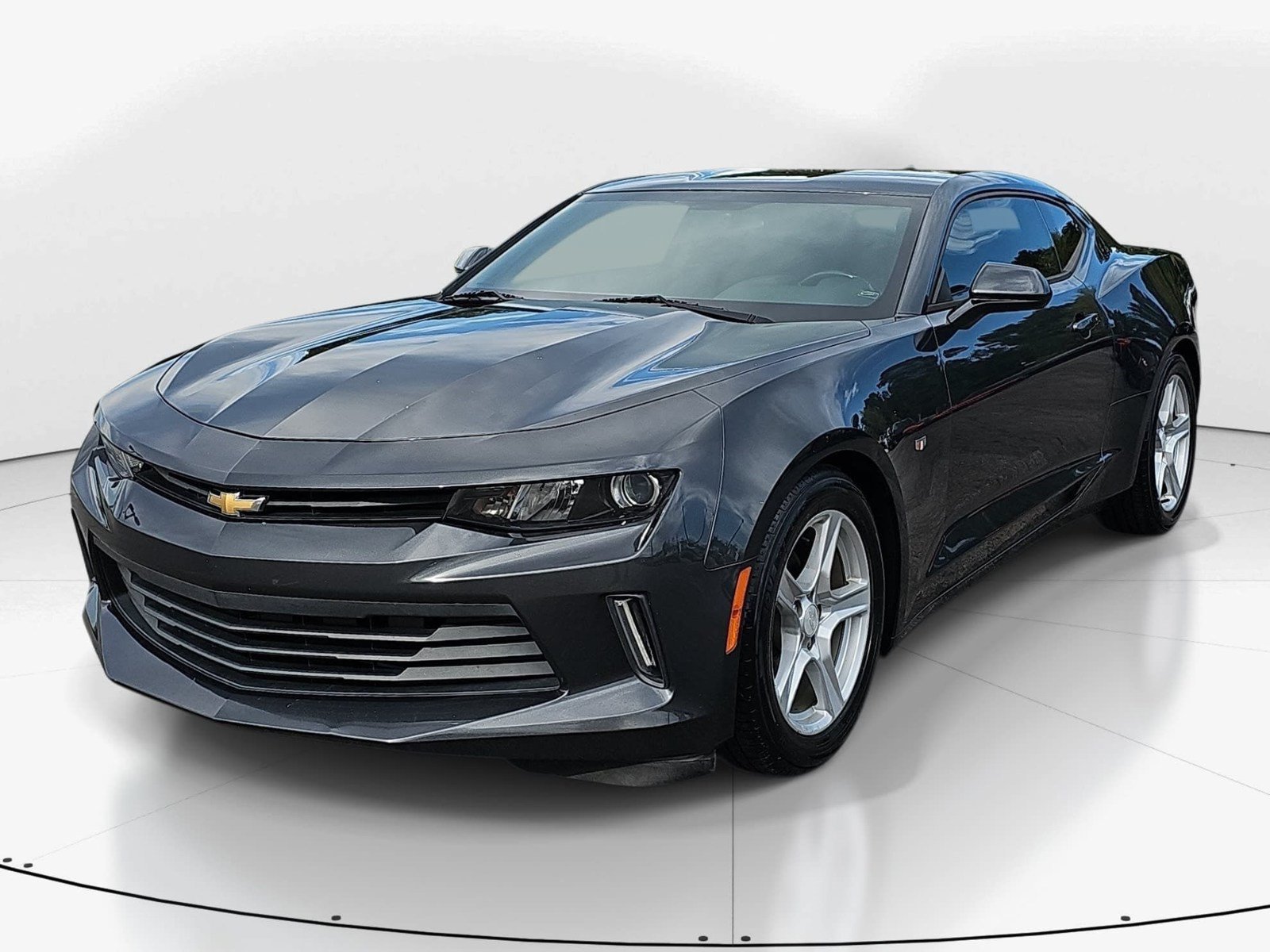 Used 2017 Chevrolet Camaro LT RWD image 8