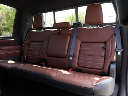 Used 2026 GMC Sierra 3500 Denali Ultimate image 11