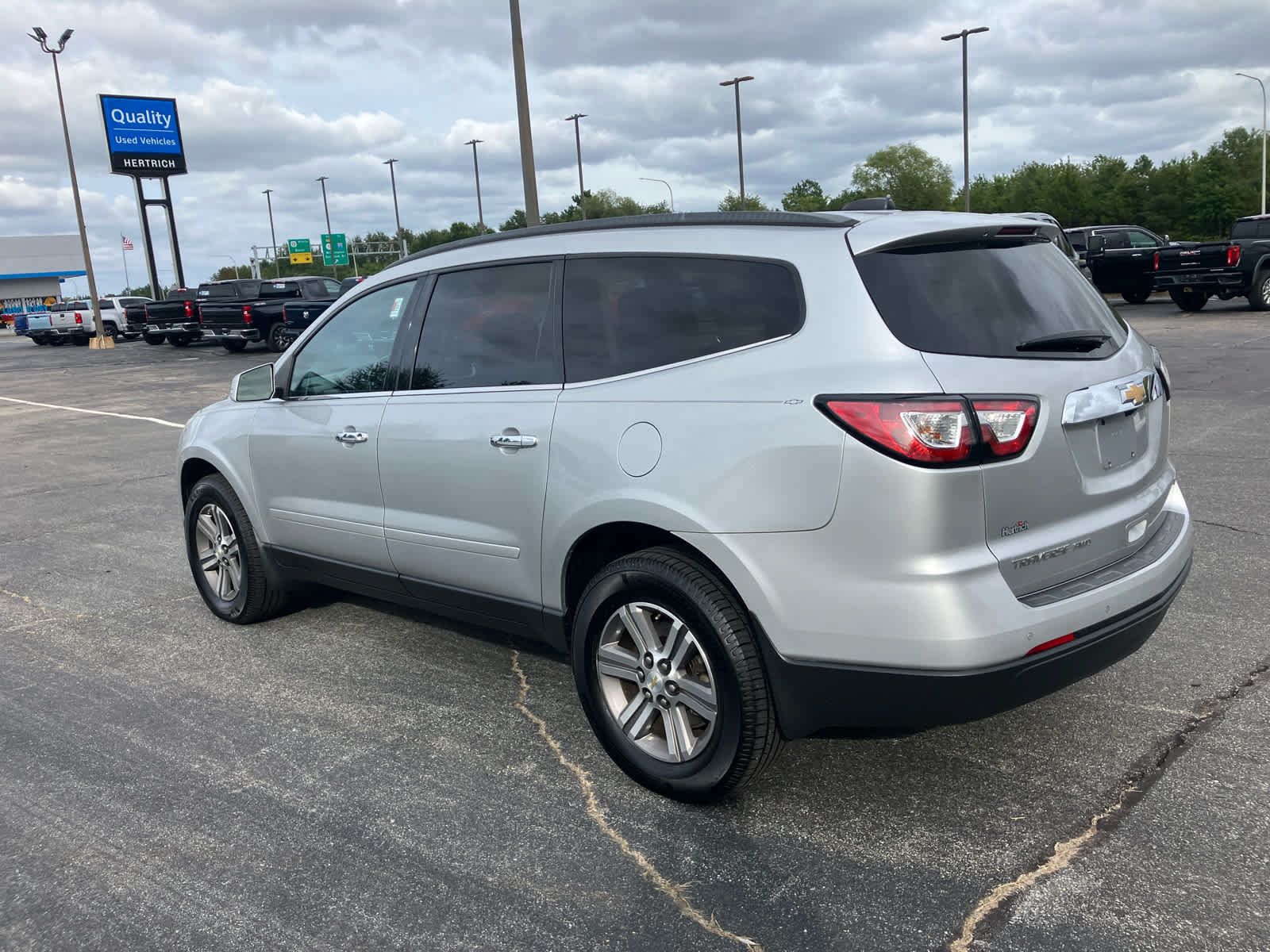 Used 2017 Chevrolet Traverse LT AWD/4WD image 4