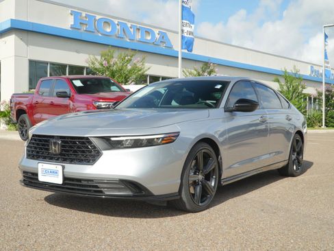 Used 2023 Honda Accord Sport image 1