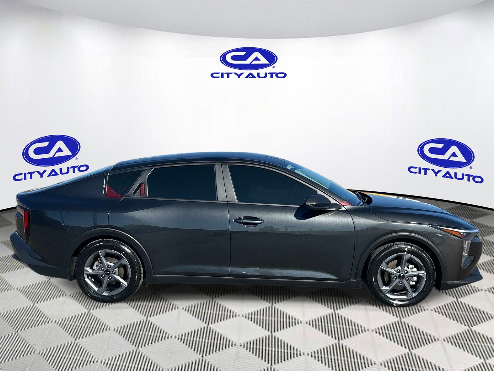 Used 2025 Kia K4 FWD image 2