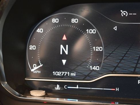 Used 2022 GMC Yukon SLT w/ SLT Premium Package RWD image 5