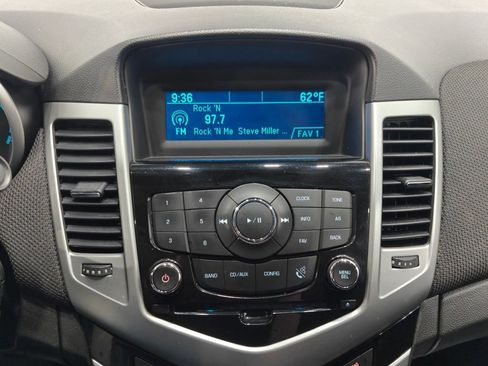 Used 2015 Chevrolet Cruze LT image 37
