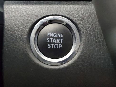 Used 2019 Toyota Camry SE w/ Convenience Package FWD image 29
