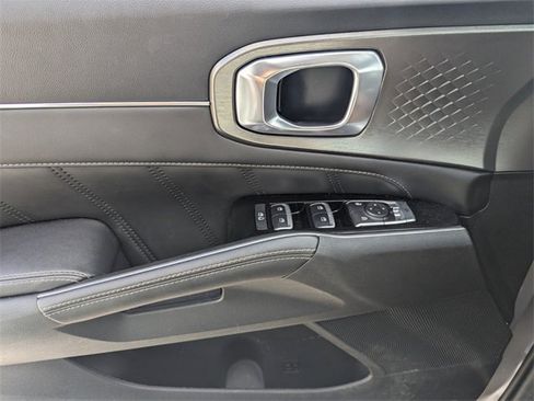Used 2023 Kia Sorento SX image 30