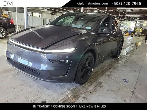 Used 2026 Tesla Model Y 2WD image 1