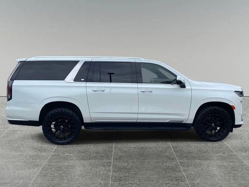 Used 2022 Cadillac Escalade ESV Premium Luxury AWD/4WD image 6