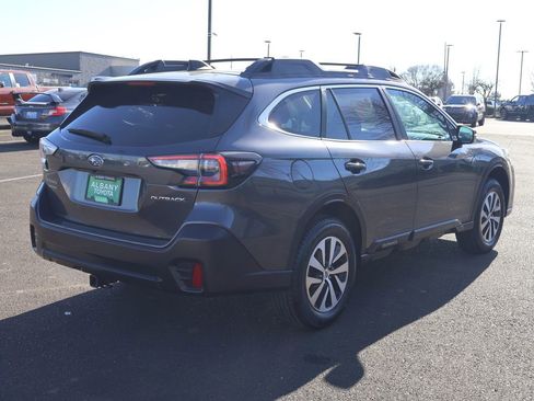 Used 2021 Subaru Outback Premium image 7
