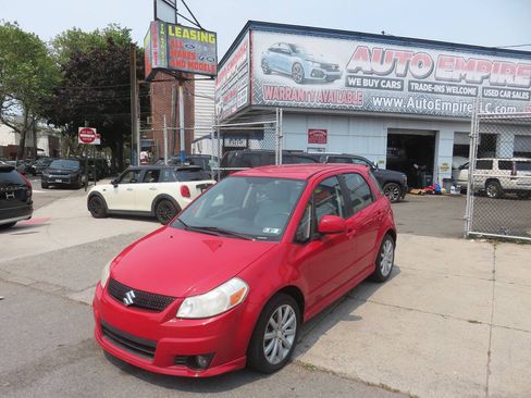 Used 2012 Suzuki SX4 Sportback FWD image 2
