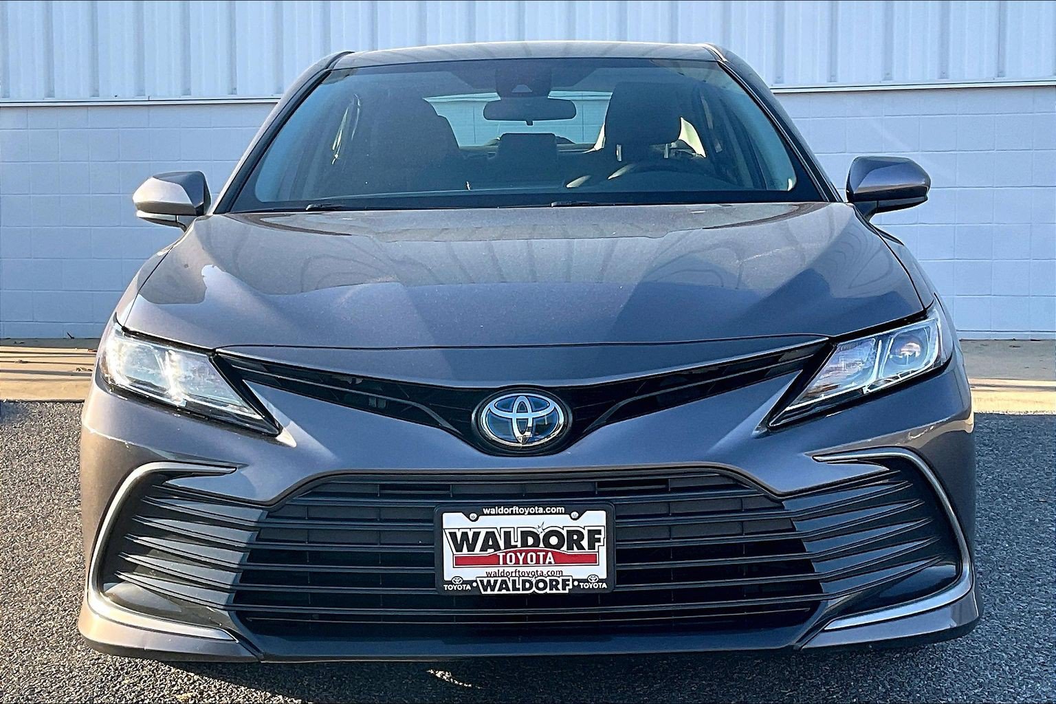 Used 2022 Toyota Camry LE FWD image 3